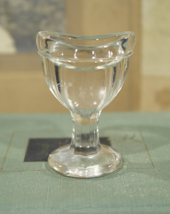 Antique Clear Glass Pedestal Eye Wash Cup Bath Druggist