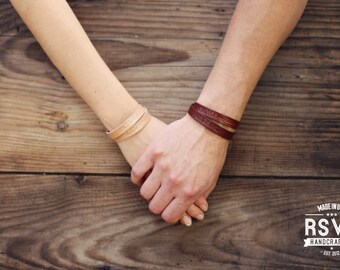 2x Personalized Couples Bracelets, Matching Bracelets, Leather Cuff, Double Wrap, His Her Bracelets, Best Friend bracelet, feather, datet
