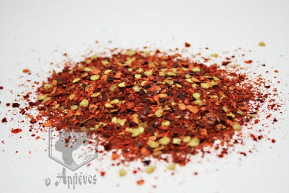 Sweet or hot peperoncino flakes boukovo crushed pepper