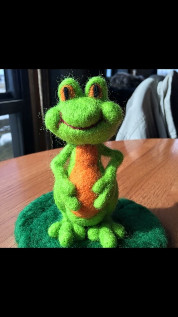 Needle Felted Frog by Madebyvroomgal on Etsy