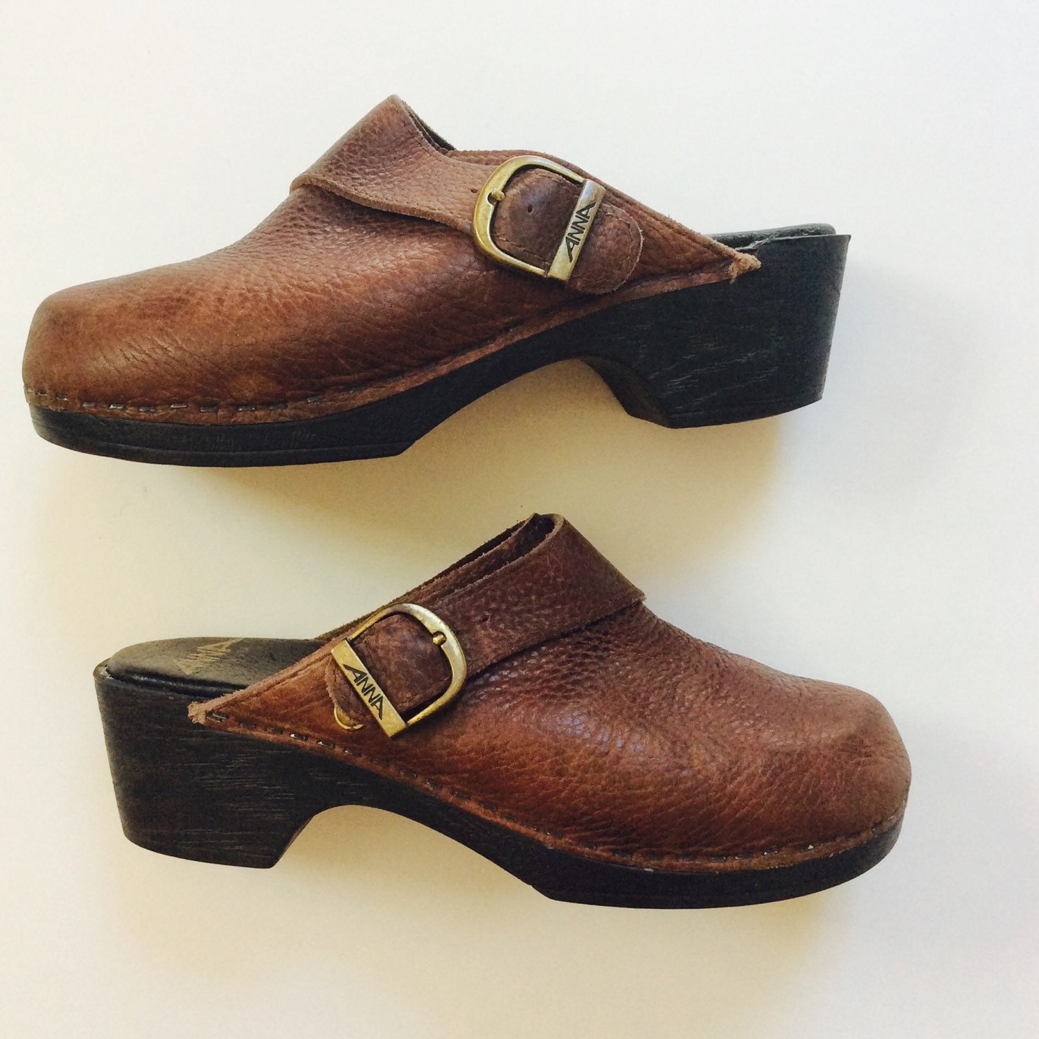 flat clogs leather