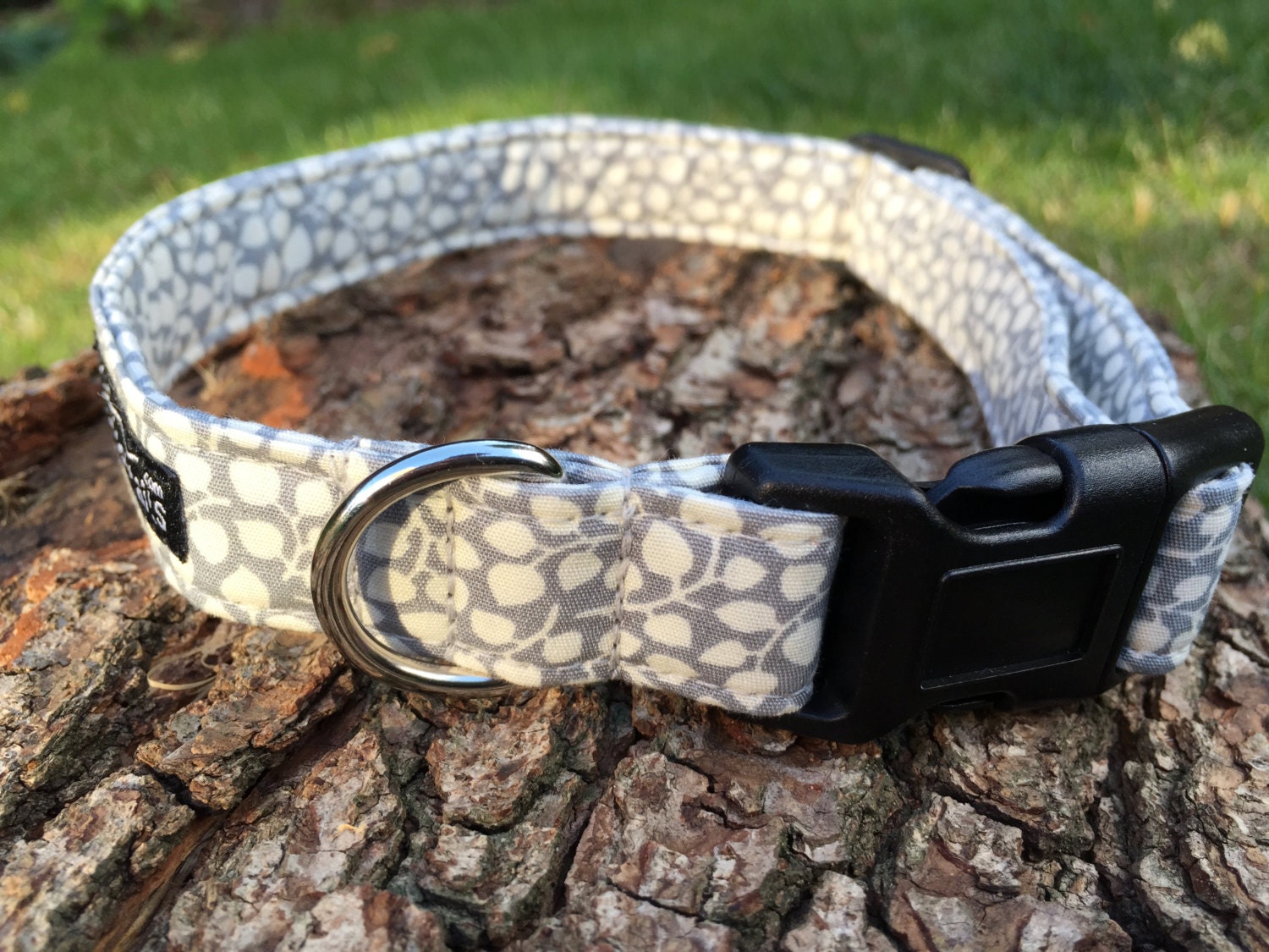Silver Grey Dog Collar Delicate Dog Collar with Cream Leaves