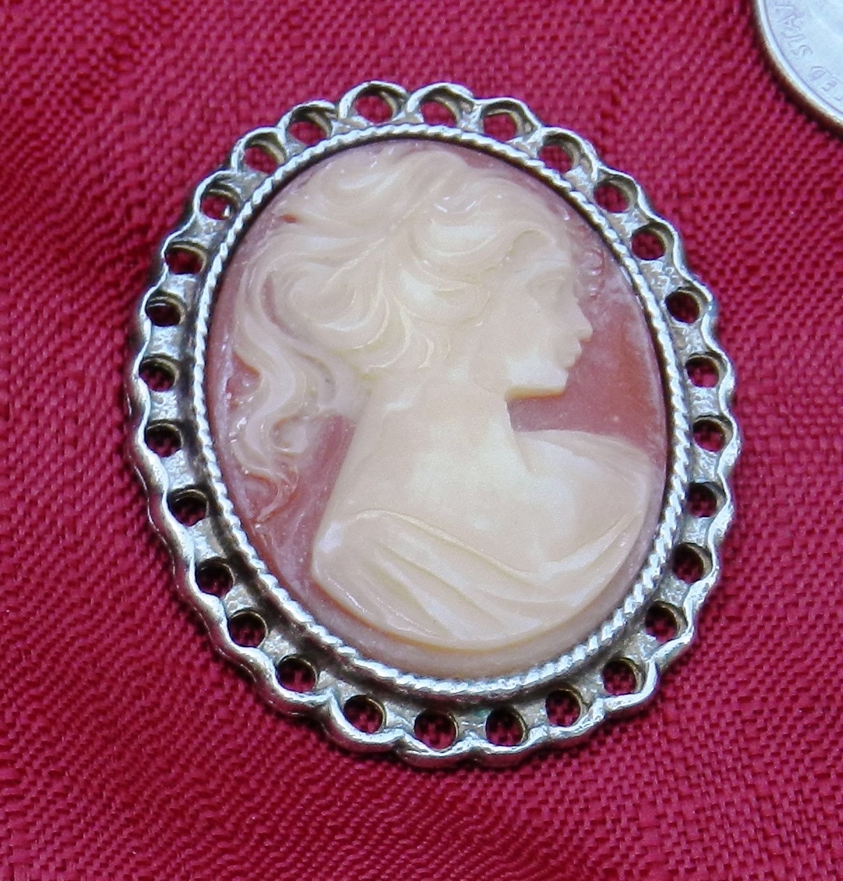 Vintage White on Pink Goldtone Cameo Pin/Brooch 2 by 1