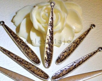 Lot de 10 breloques longues forme goutte en métal de couleur argent vieilli dimensions 40 x 5.5 mm