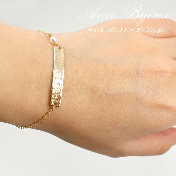 customized-name-plate-bracelet-personalized-gold-initial