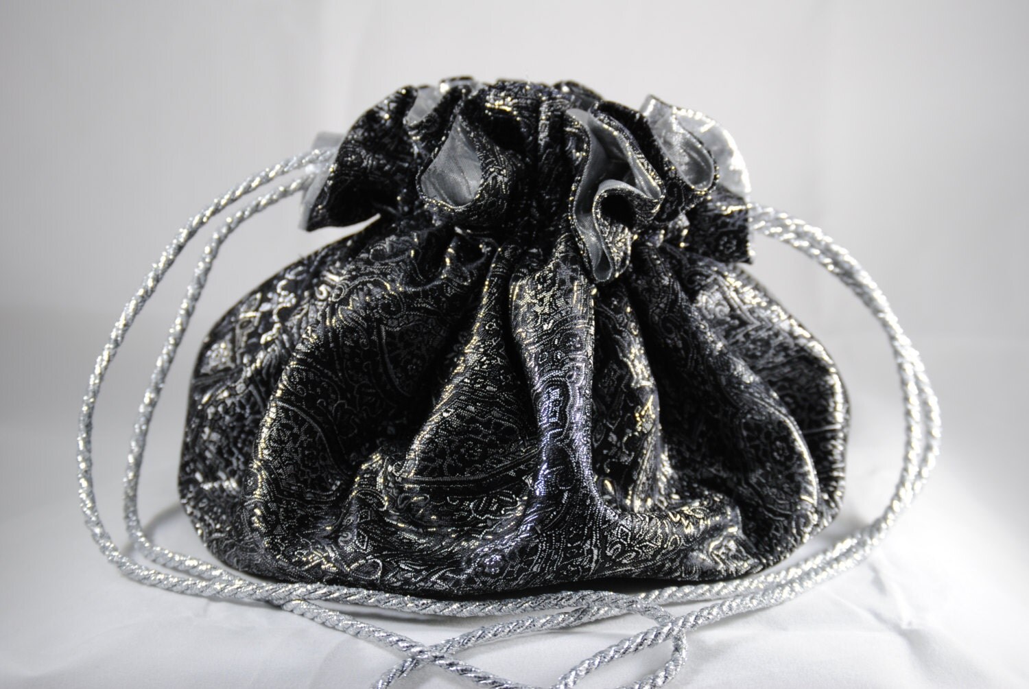Victorian Style Drawstring Evening Bag // Bohemian Style