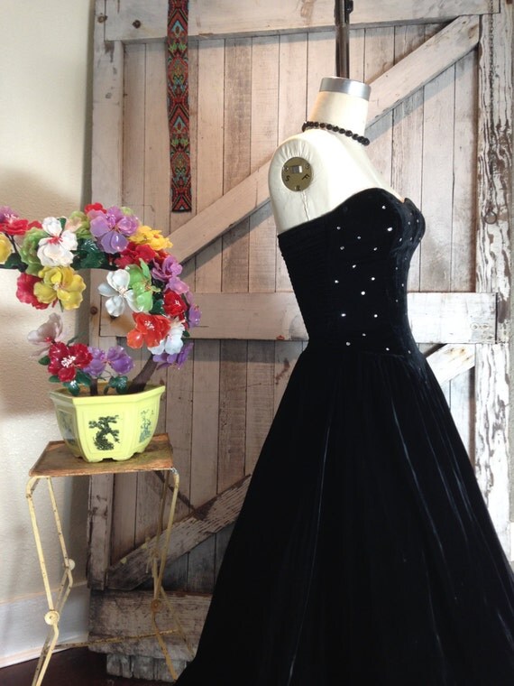 1980s black velvet dress 80s does the 50s size small Vintage strapless