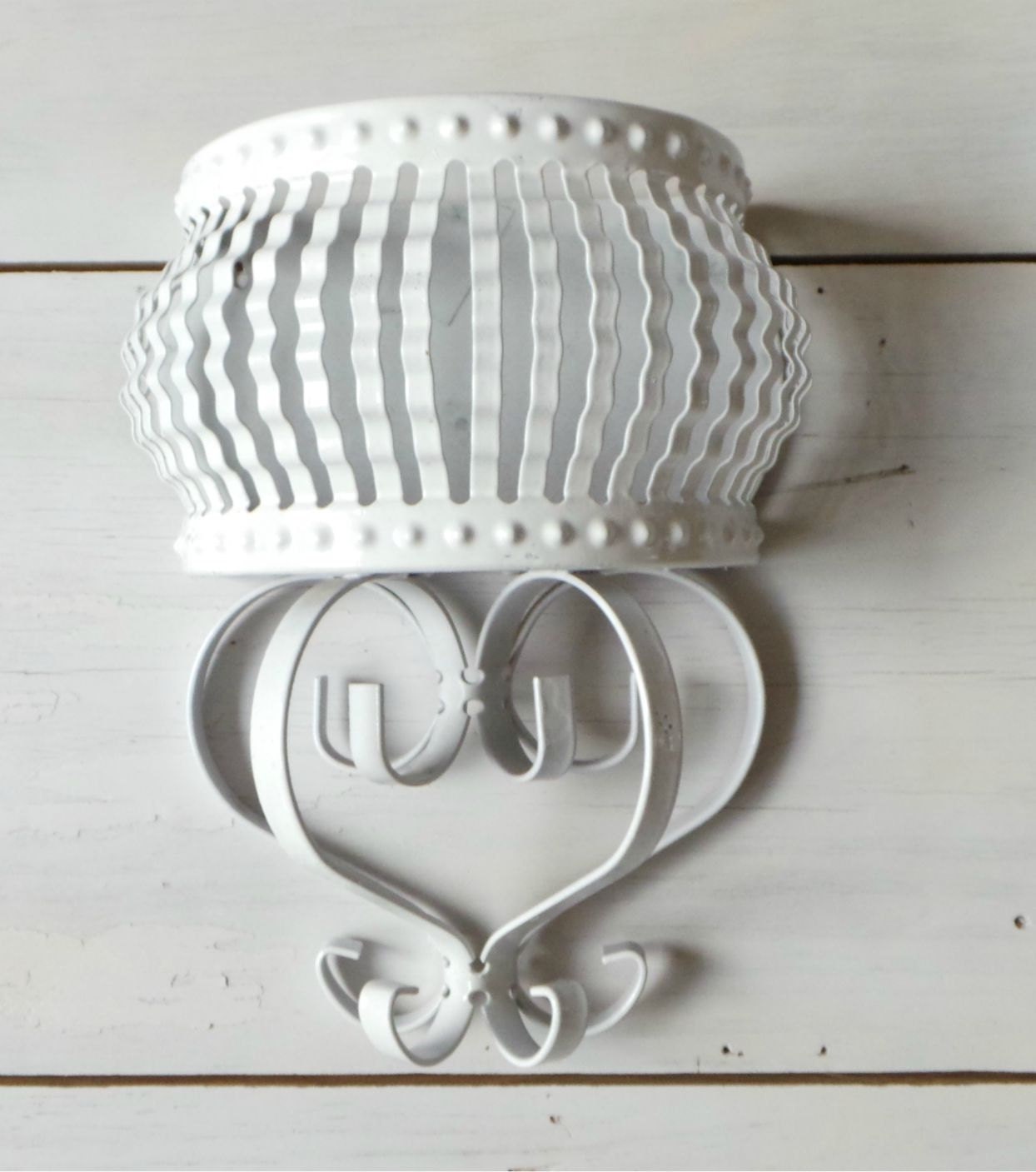 Vintage metal wall vase flower wall pocket shabby cottage chic