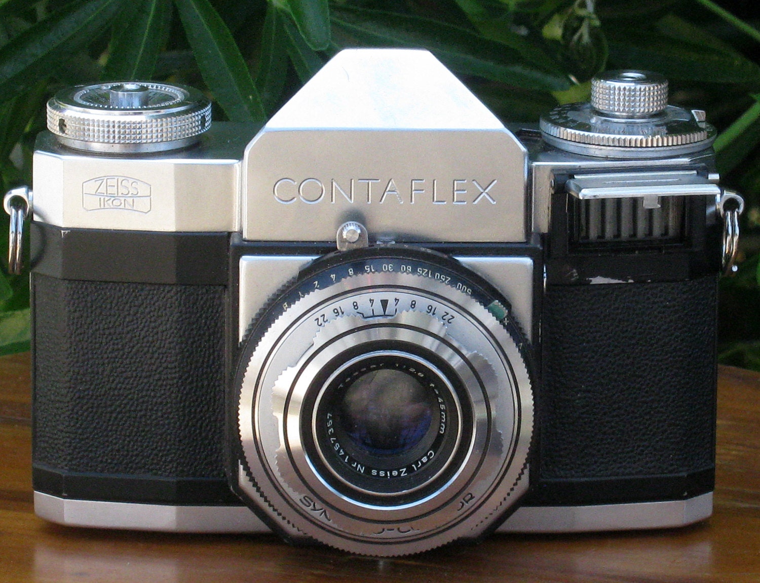 Vintage Zeiss Ikon Contaflex 35mm Film Camera with Case for