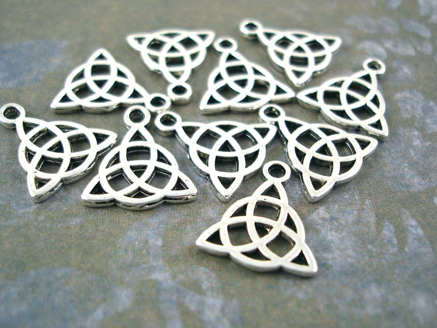 10 Celtic Triune Symbol Trinity Knot Triangle by ZenbuTradingCo