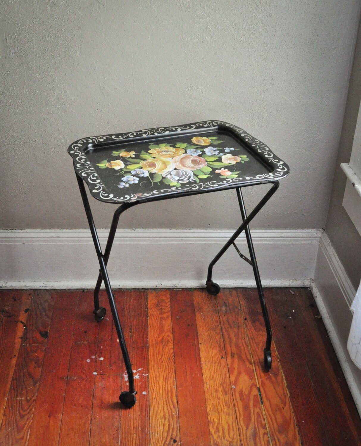 Vintage Floral Painted Tv Tray Black Retro Table by drowsySwords
