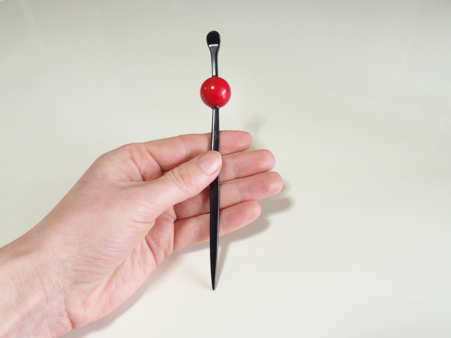 Tama Kanzashi Hair Accessory Red Black 十六 303 Haute Juice