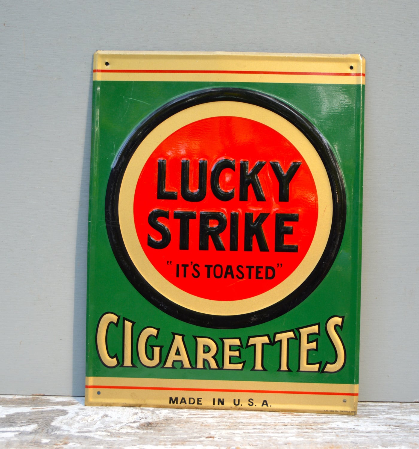 lucky strike cigarette