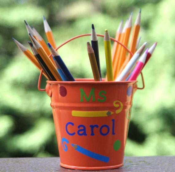 Personalized Teacher gift Pencil holder with vinyl colored
