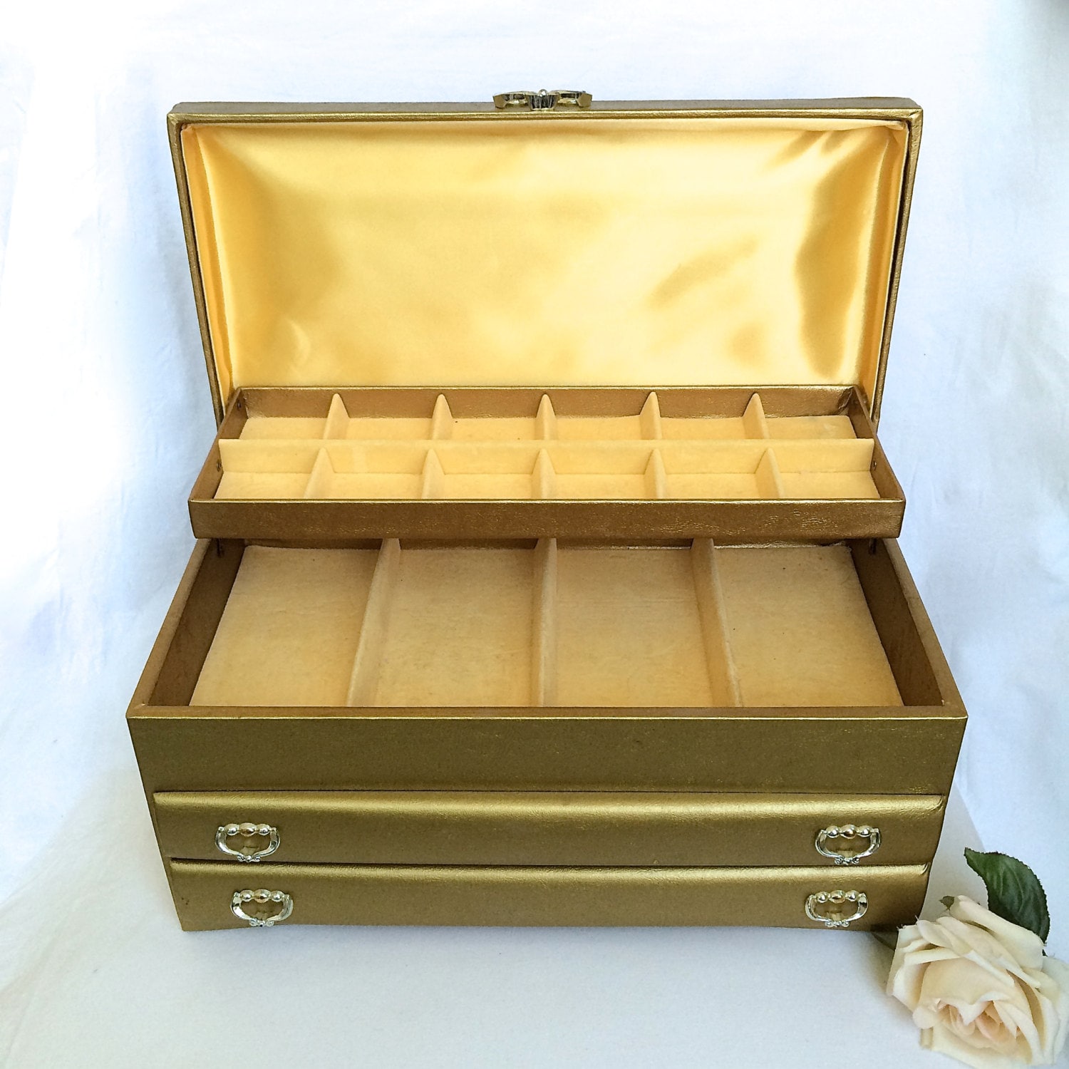 Lady Buxton Vintage Jewelry Box Gold Vinyl by
