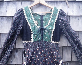 1970s Gunne Sax Prairie Dress - Black & Green Calico Lace and Corduroy x small
