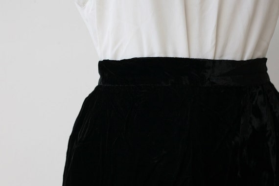 Black Velvet Skirt Large High Waist Knee Length by prvtcollection