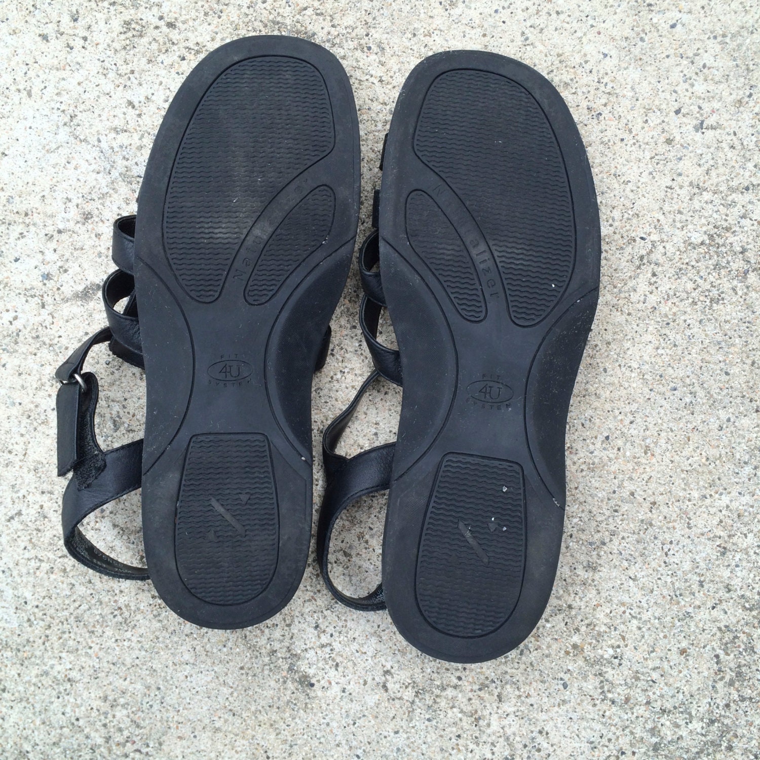 Black Leather 90s Vintage Fisherman Sandals Naturalizer Shoes