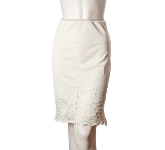 Vintage cream white knee length half slip with lace embroidery