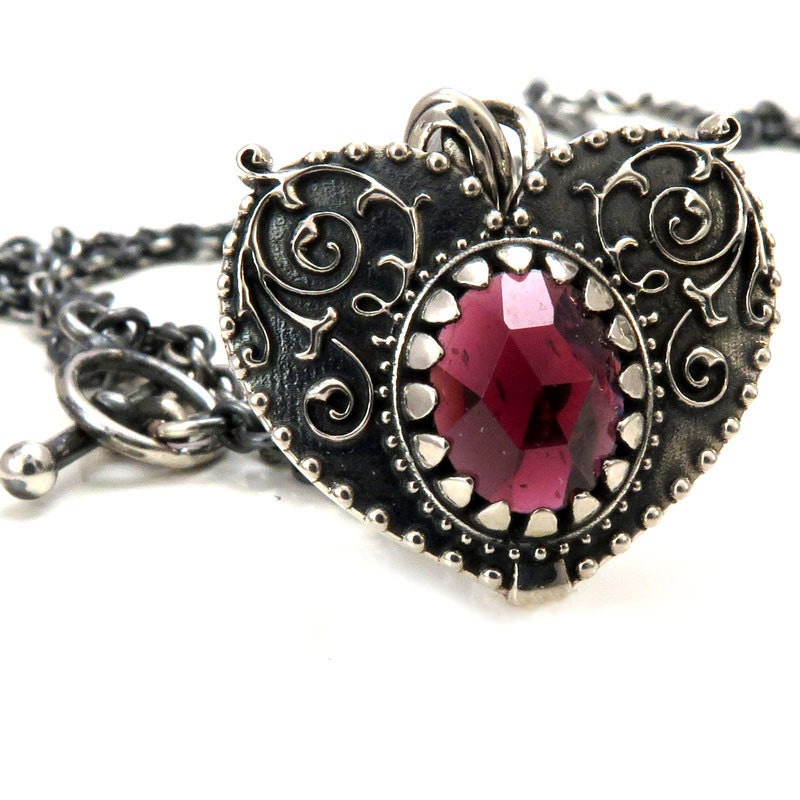 Romantic Gothic Heart Necklace with Rose Cut and Toggle