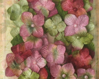 small fabric flowers - Chantilly Velvet Hydrangeas - Rose Pinks 1272-161 - - 32 flowers and 8 leaves
