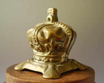 Vintage Solid Brass Bank - Queen Elizabeth ll Coronation Regents Crown Bank - 1953 - Royal Family - Regency