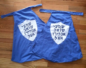 Superhero cape: The Shema Hebrew prayer super hero cape