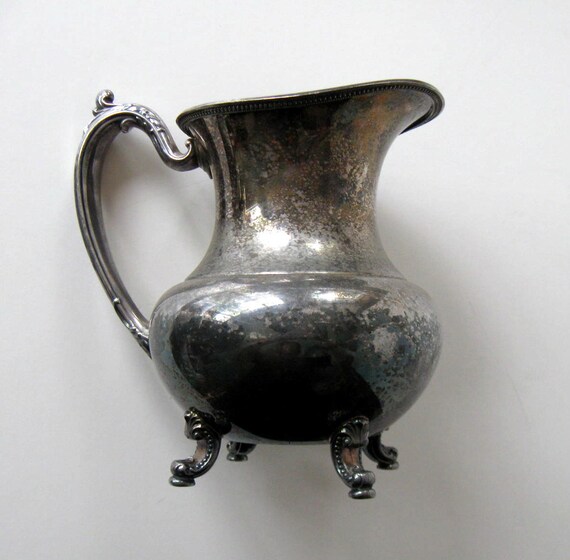 Vintage Oneida Silverplate Water Pitcher with Ice Lip