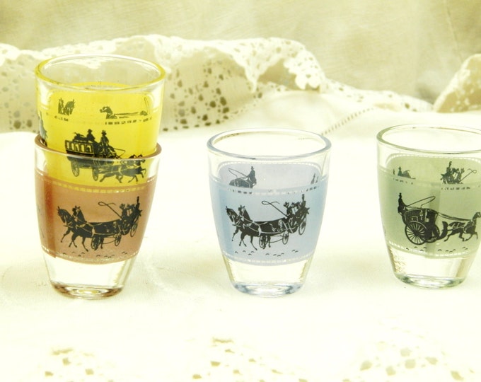 8 Vintage Colored Mid Century Liqueur Glasses / Retro Vintage Home Decor / Shot Glasses / Bar-ware / Man Cave / Kitch / French Vintage /