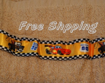 Personalized toiletry holder for travel for children: color & character ribbon options customizable (352)