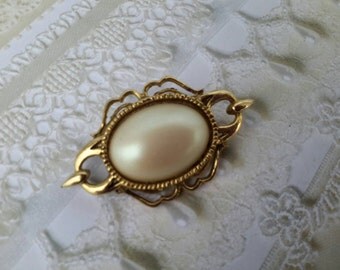 vintage brooch pin costume jewelry pearl
