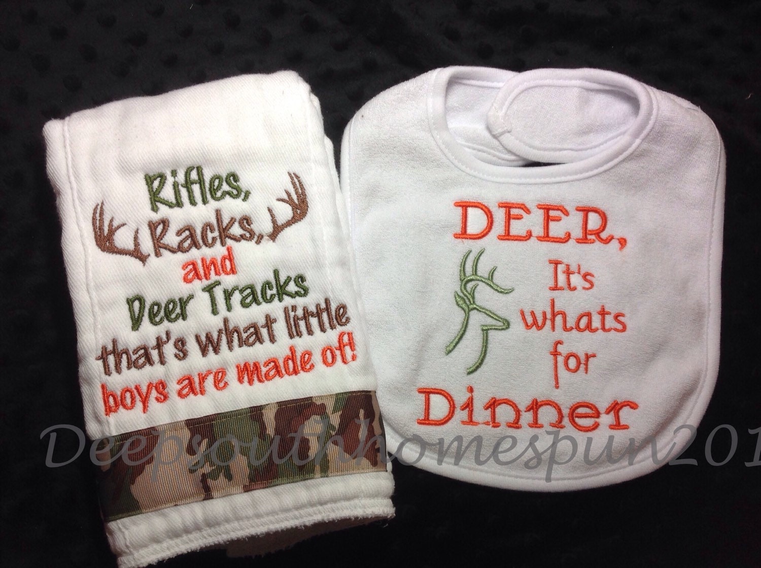 Deer hunting Baby Shower gift set burp cloth/bib set