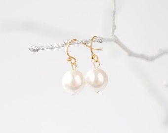 Delicate gold white pearl earrings