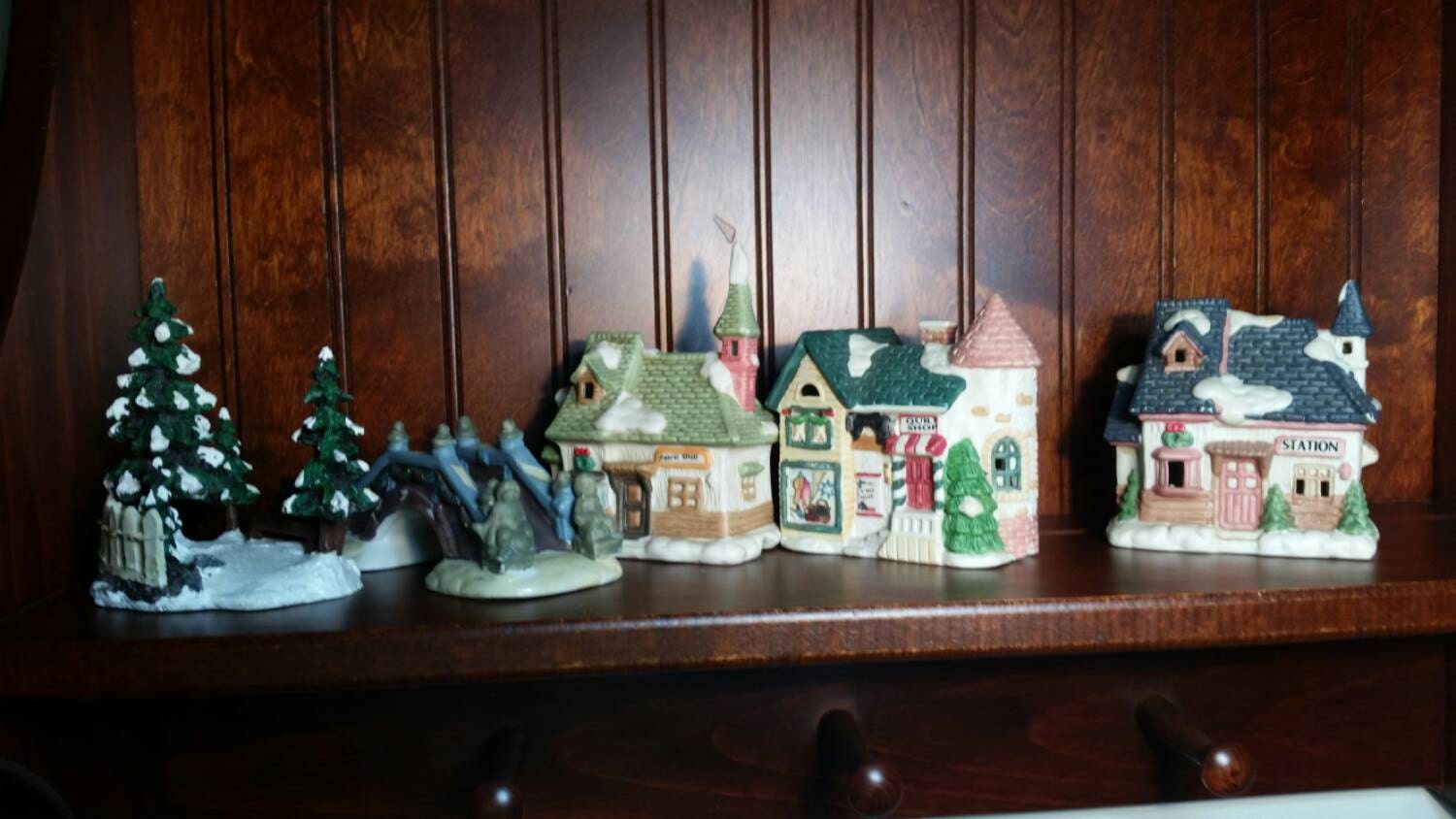 3 Ceramic christmas houses 5 inches tall with accessories Haute Juice