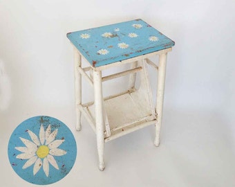 The Lazy Daisy Chippy Vintage Stool Paint Rustic Folk Art Cottage Stepladder Stool: Vintage Home Décor Furniture Step Ladder, Rustic Seat