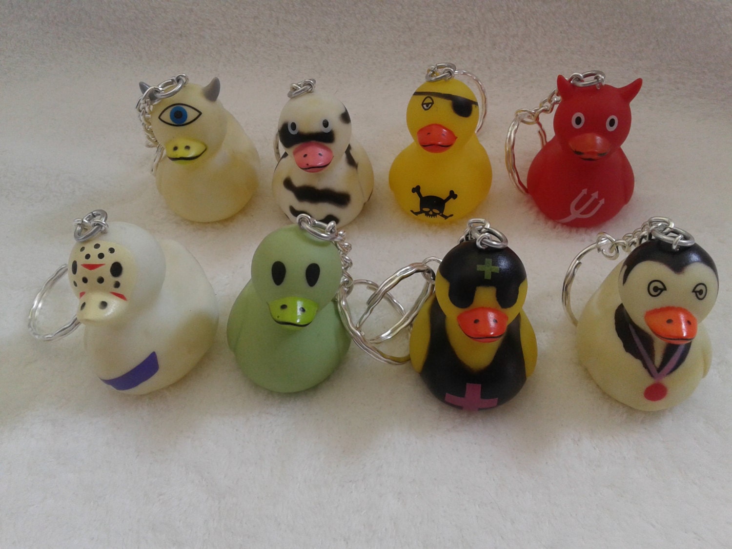 8 pc rubber duck keychain keyring set party favor