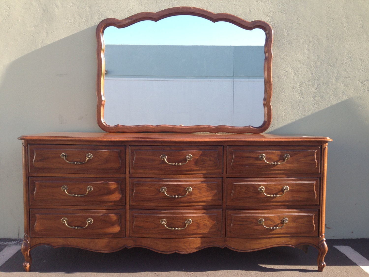 Thomasville French Provincial Dresser Chest Drawers Shabby