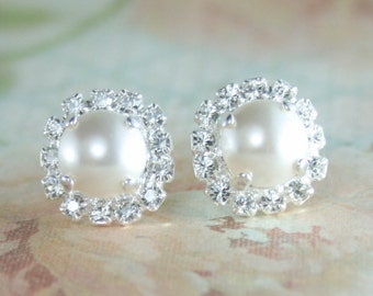 Bridal earrings,pearl bridal earrings,White pearl earrings,Pearl halo earrings,Halo earrings,White pearl stud earrings,Pearl earring,Wedding