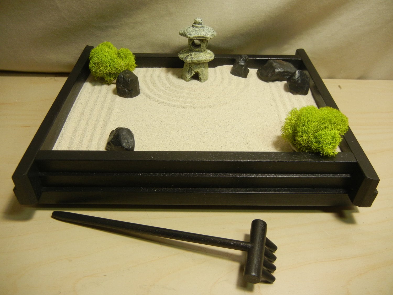 S03P Small Desk or Table Top Zen Garden with Pagoda Lantern