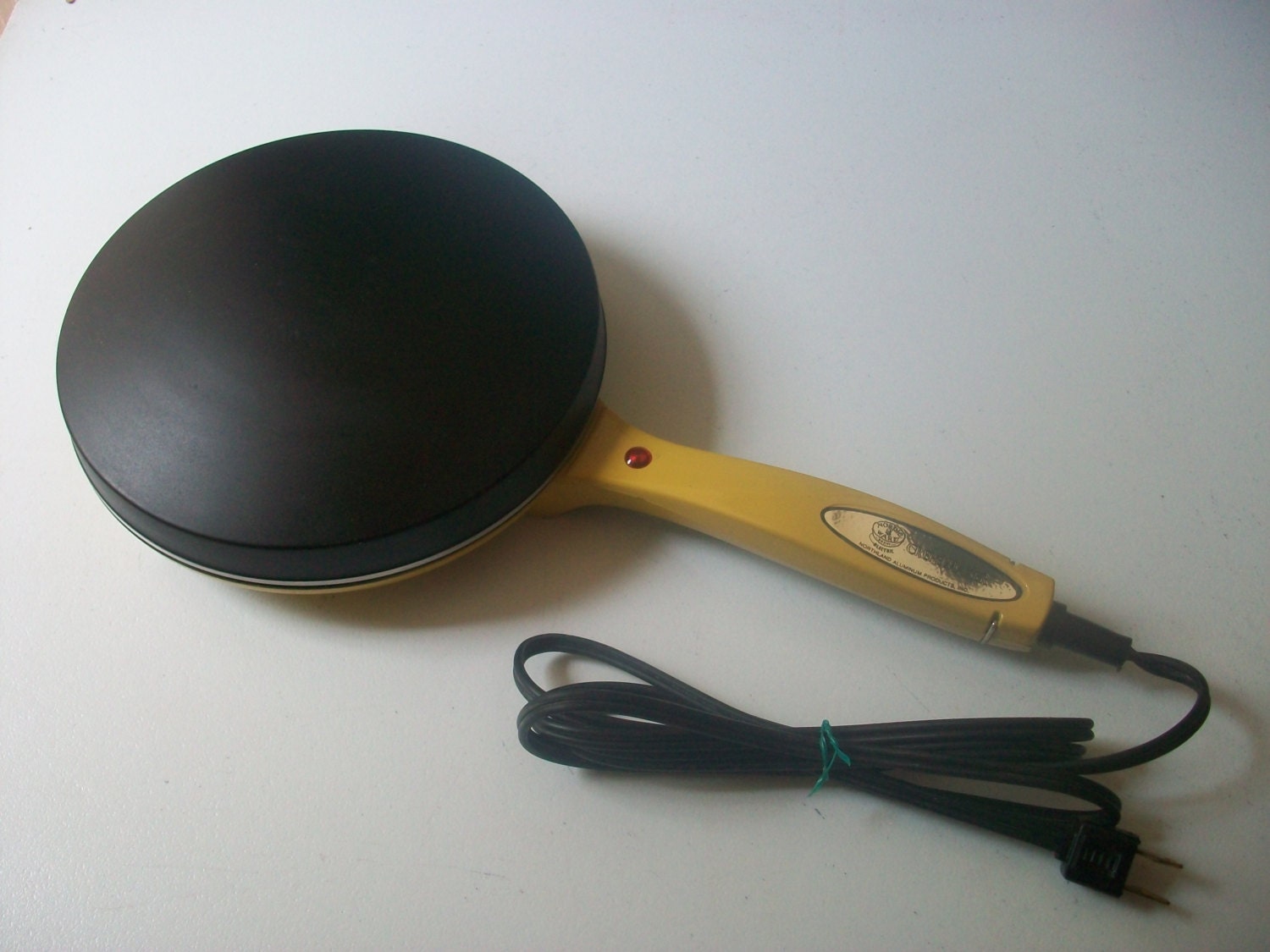 Electric Nordic Ware Crepe Maker Thin Pancakes Wraps Blintz