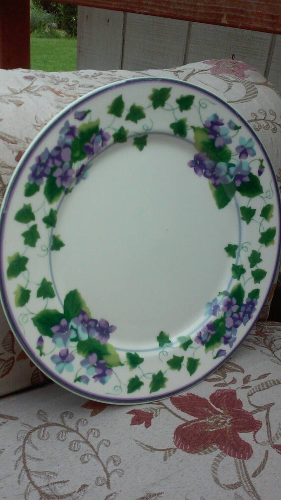 Waverly Garden Room Sweet Violet Dinner Plate / Purple Violets