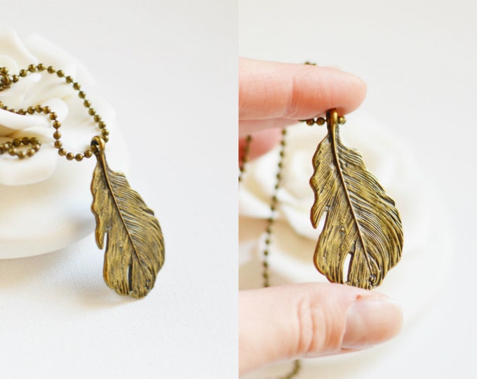 The Softness Of The Feather // Pendant and chain made from metal brass // 2015 Best Trends // Fresh Gifts // Retro, Vintage, Shabby Chic