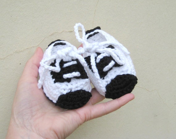 Crochet pattern baby booties, Baby boy shoes  pdf pattern, Black and 