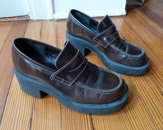 Items similar to 90s Vtg Clunky Penny Loafers Size 6 on Etsy