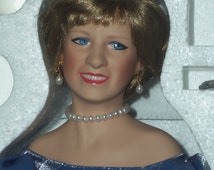 The Queen Of Hearts - Porcelain Doll - First Princess Diana Memorial Doll ...