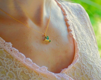 Gold bird necklace, Bird necklace, Hummingbird necklace, Hummingbird gold necklace, Flying bird necklace, Animal necklace,Tiny bird necklace