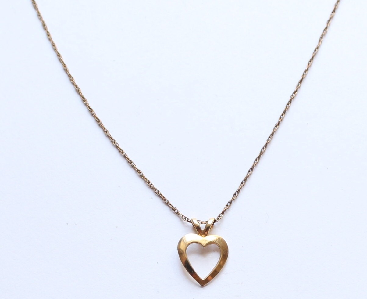 14K Gold Filled Heart Pendant Necklace by paststore on Etsy