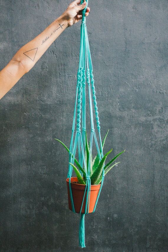 Macramé Plant Hanger made with Paracord in by VillageThrive