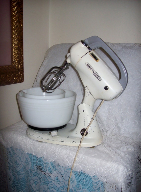Vintage Hamilton Beach Mixer w/ Original Bowls by SusOriginals