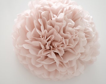 Dusty pink paper pom pom - blush pink / dusty rose / wedding decorations / party decor/ nursery decor/ bridal baby shower / party poms